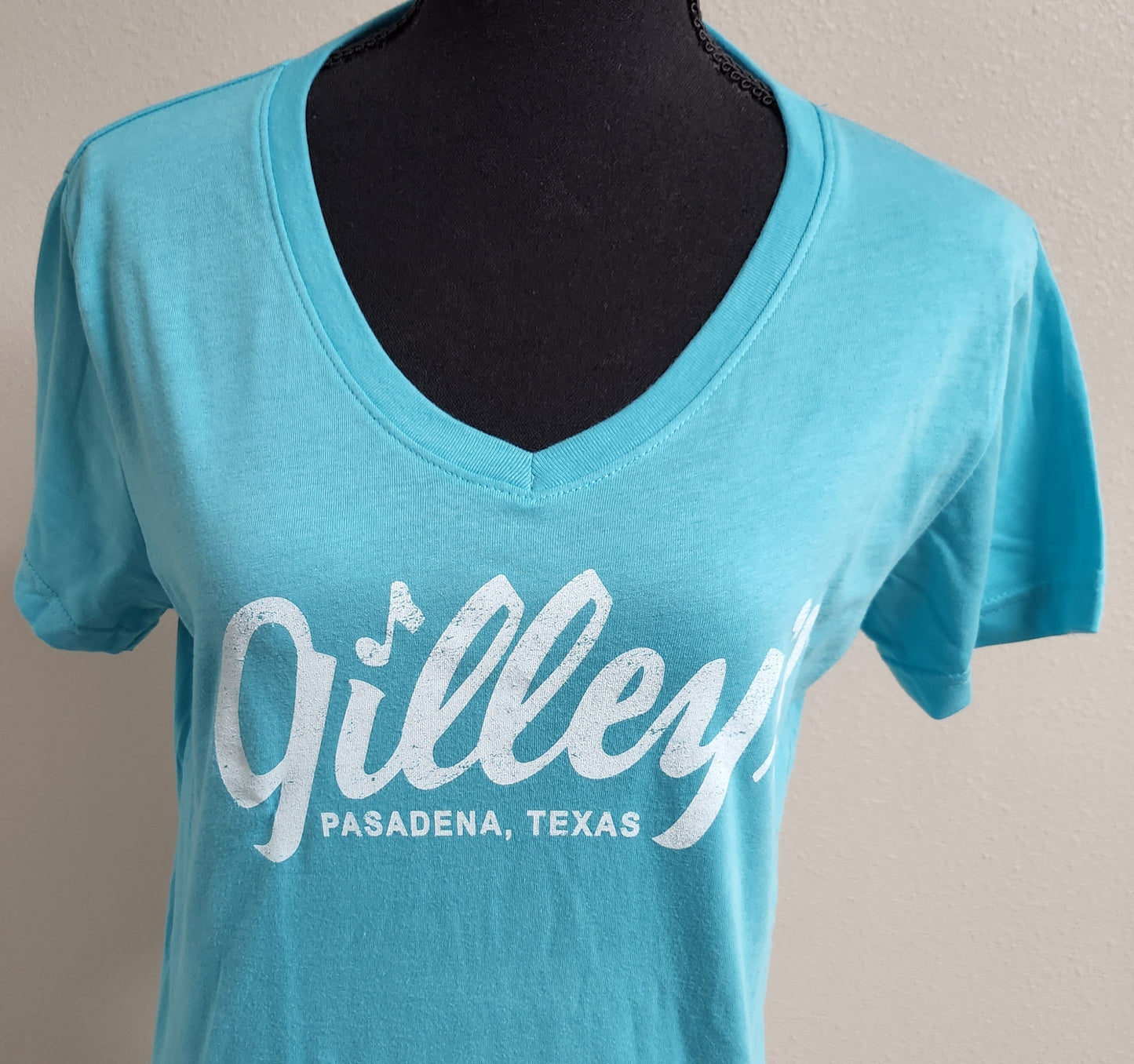 Gilley’s Teal V-neck Tee – Ladie’s Fit