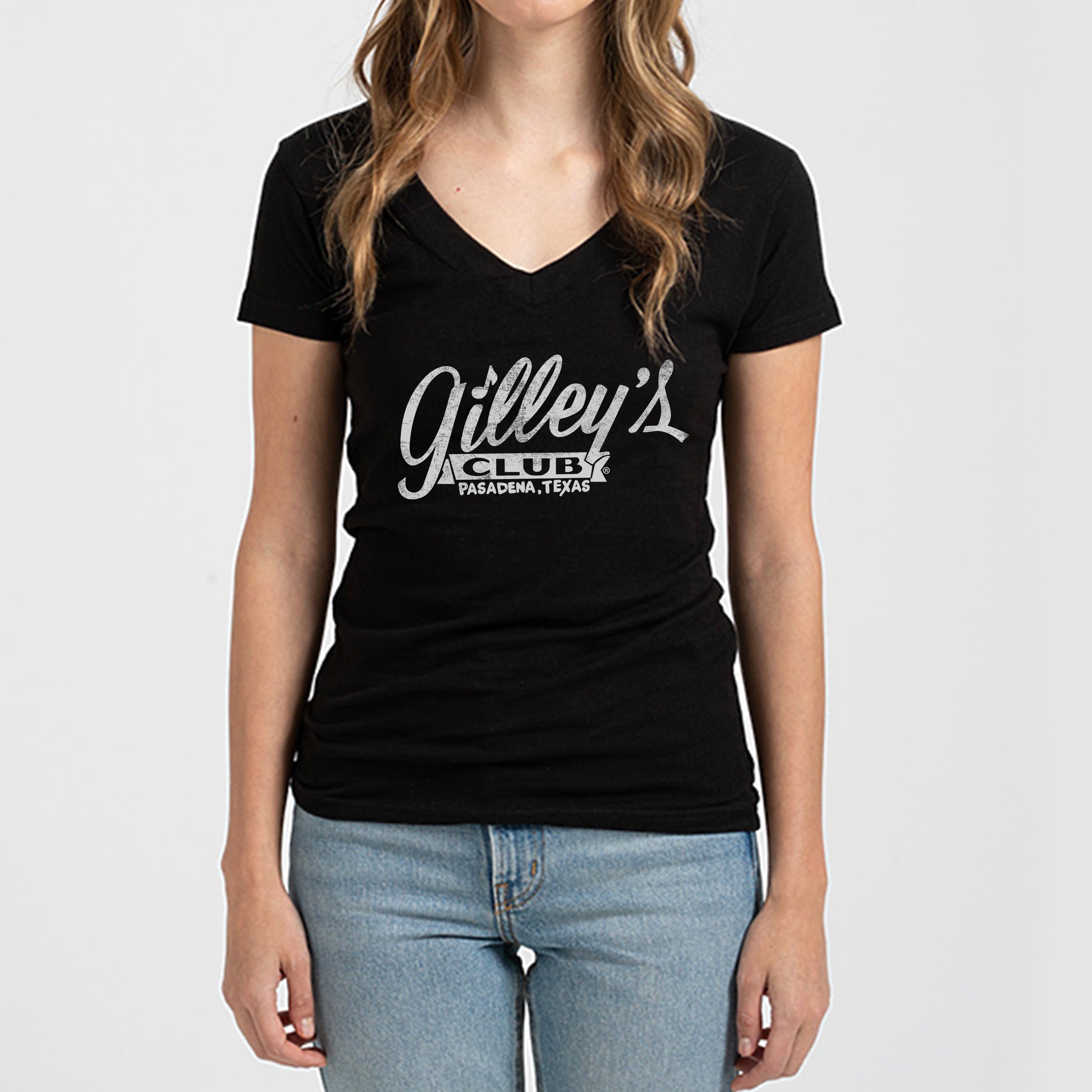 Gilley's Club V neck with model